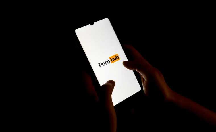 Торговая война обостряется: Канада рассматривает блокировку Pornhub для США