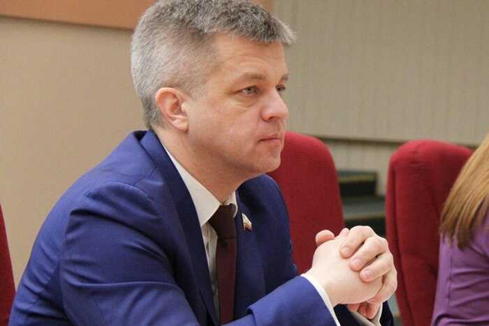 Экс-чиновник из Саратова арестован за злоупотребление полномочиями