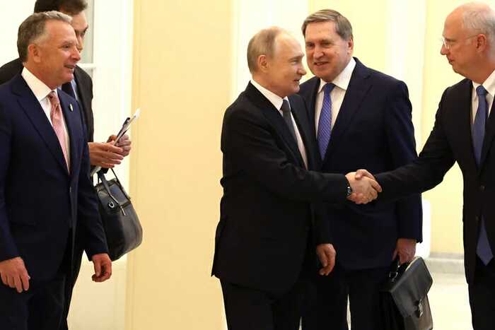 Путин провел встречу с представителем США Уиткоффом в Кремле