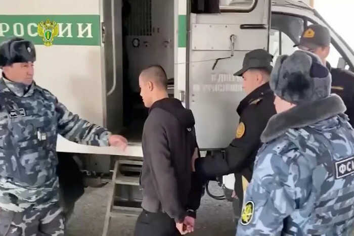 В Петербурге осудили школьников за пропаганду ненависти и нападения